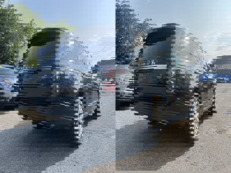 Used 2018 Land Rover Range Rover Supercharged image 4