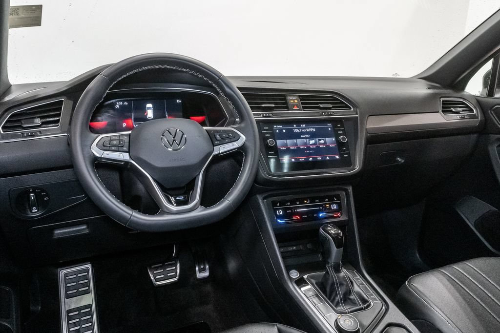 Used 2023 Volkswagen Tiguan SE R-Line AWD/4WD image 7