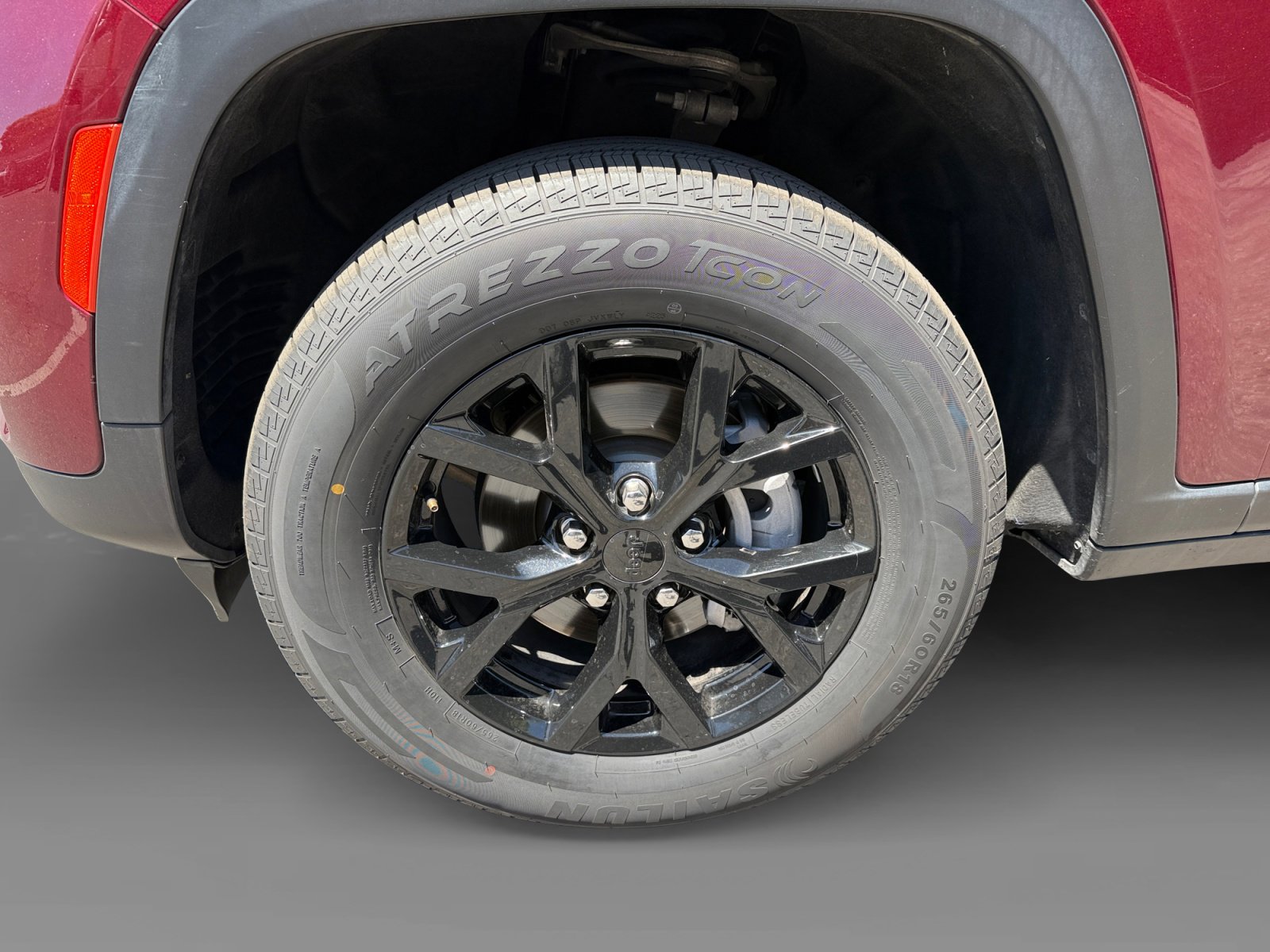 Used 2024 Jeep Grand Cherokee Altitude AWD/4WD image 9