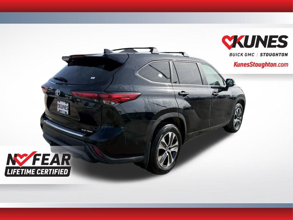 Used 2023 Toyota Highlander XLE image 9