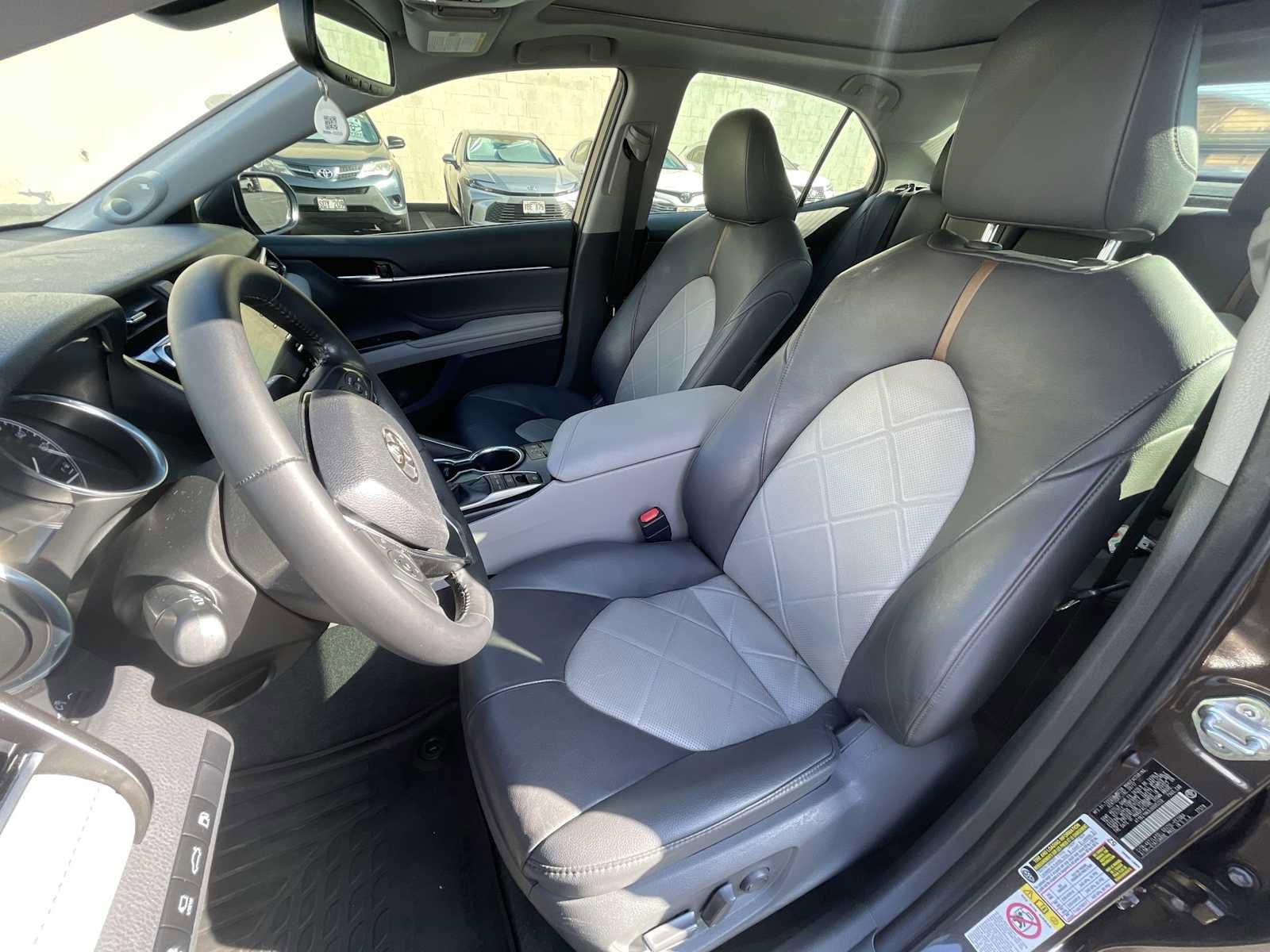 Used 2018 Toyota Camry XLE image 13