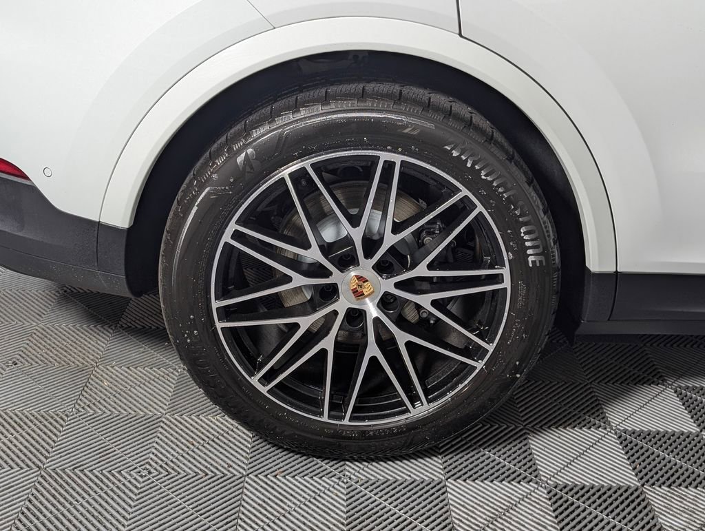 New 2026 Porsche Cayenne Coupe image 13
