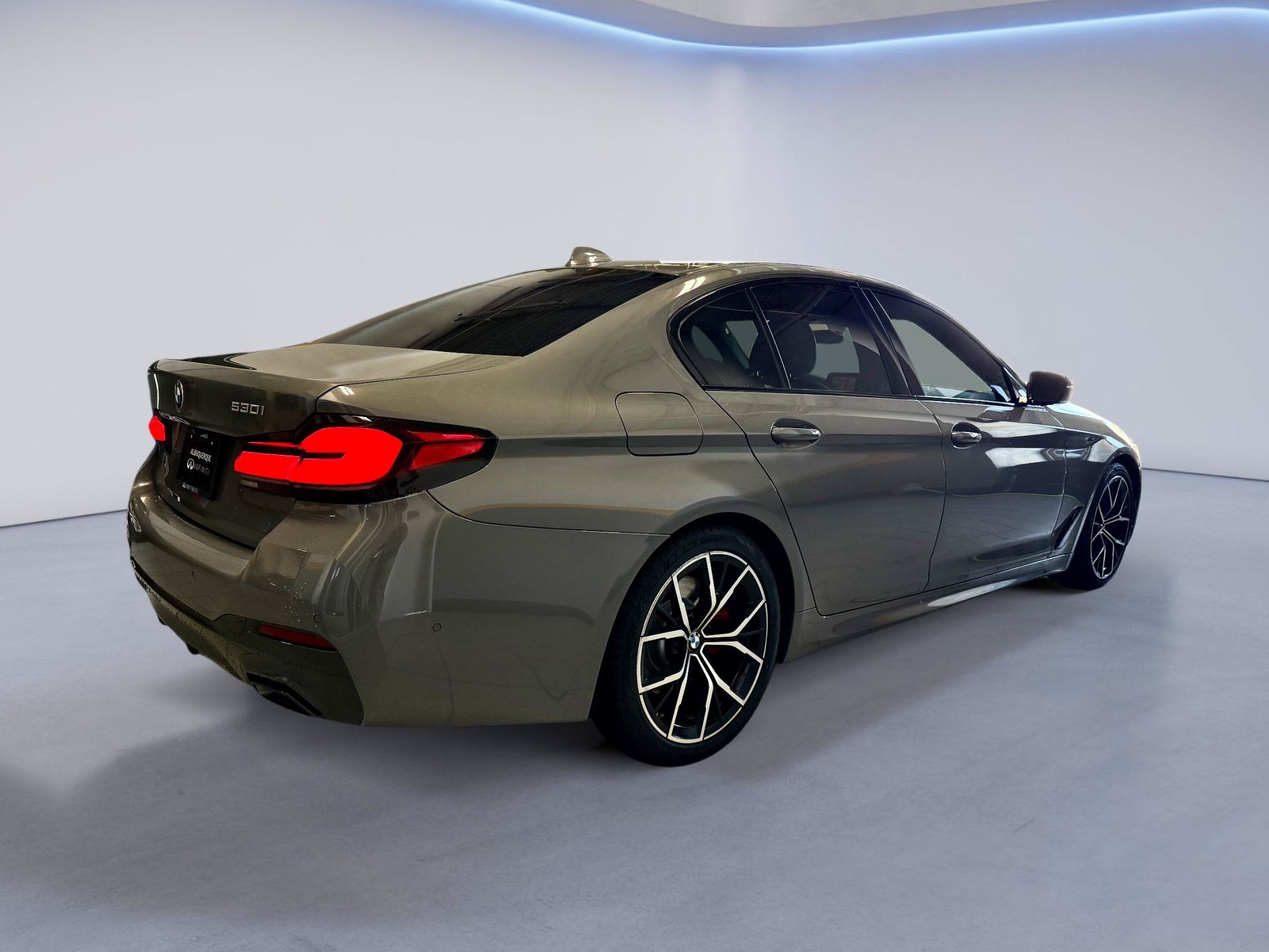 Used 2022 BMW 530i w/ M Sport Package RWD image 7
