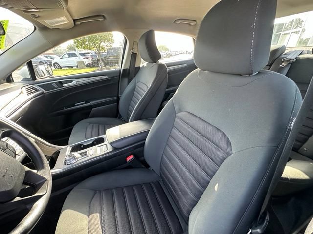 Used 2017 Ford Fusion SE w/ Fusion SE Technology Package FWD image 28