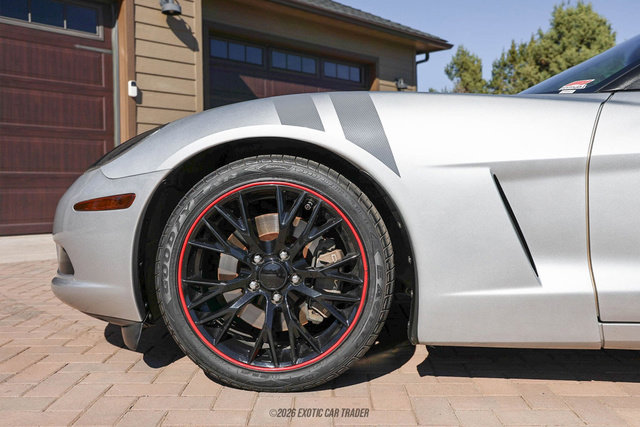 Used 2010 Chevrolet Corvette Coupe w/ 1LT RWD image 4