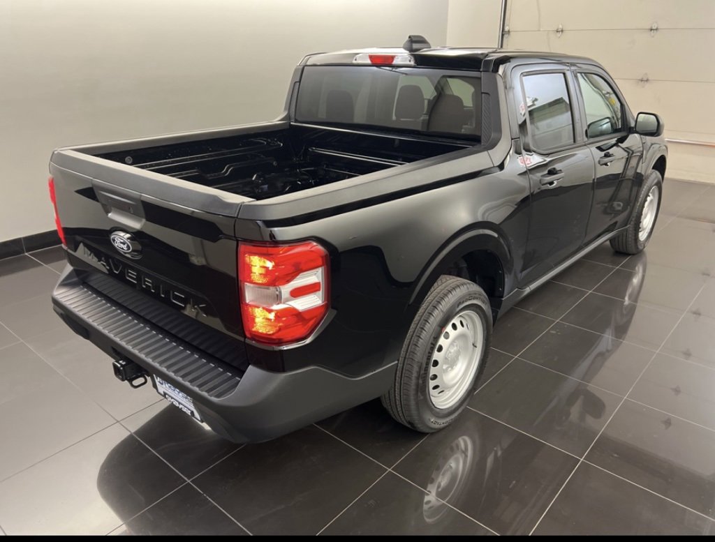 New 2025 Ford Maverick XL image 6