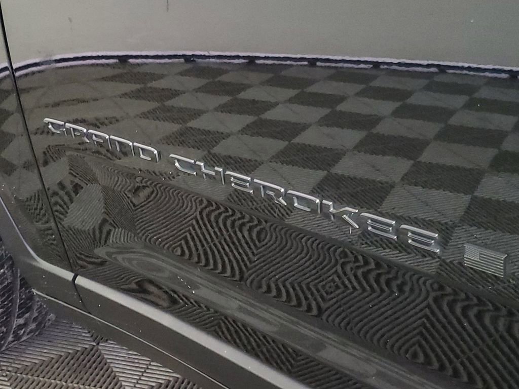 Used 2024 Jeep Grand Cherokee Altitude image 6