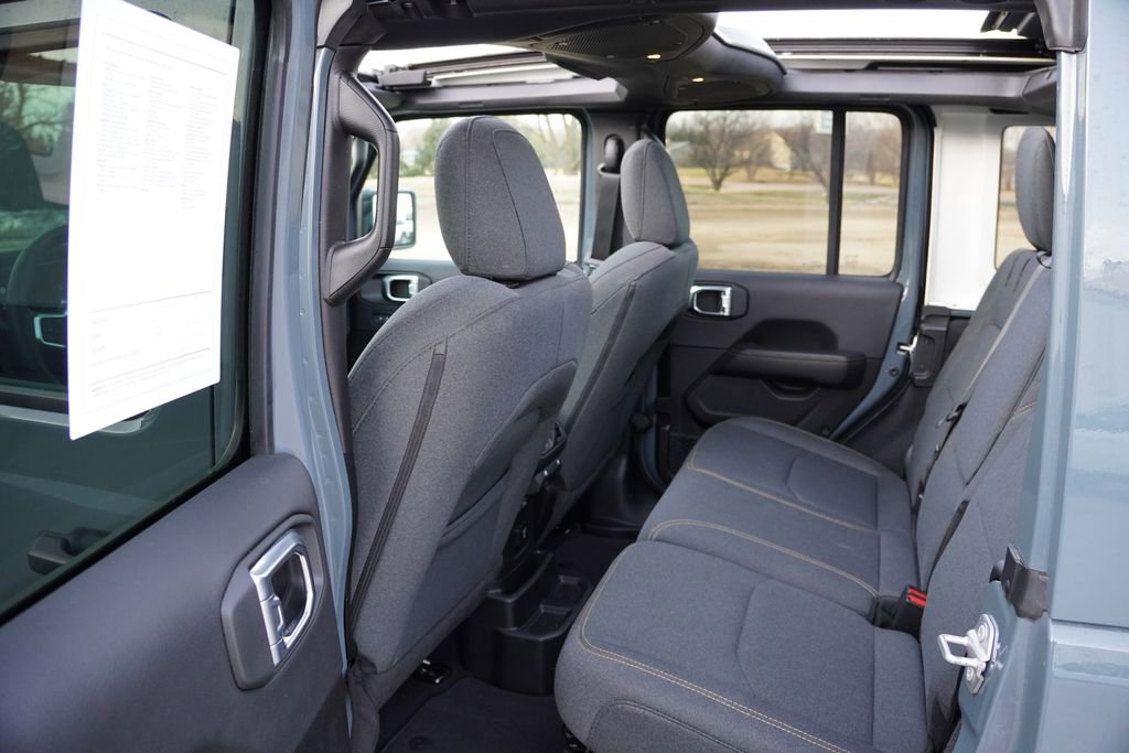 Certified 2025 Jeep Wrangler Unlimited Sahara w/ Safety Group image 18