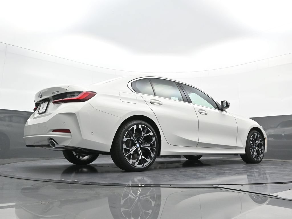 New 2026 BMW 330i xDrive Sedan w/ Convenience Package AWD/4WD image 26