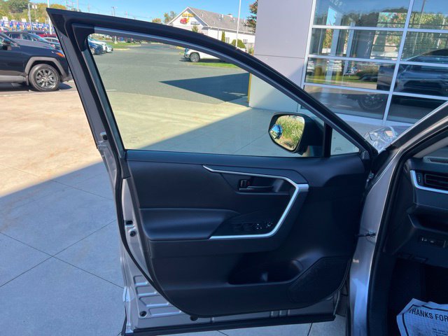 Used 2023 Toyota RAV4 LE AWD/4WD image 24