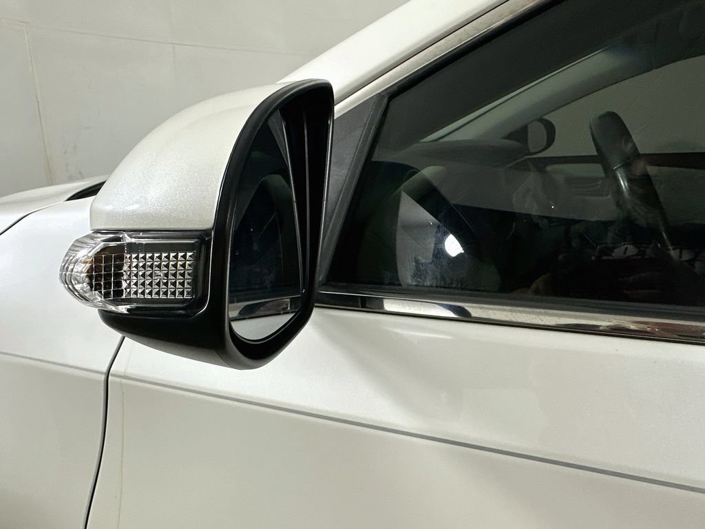 Used 2017 Toyota Avalon Touring FWD image 39