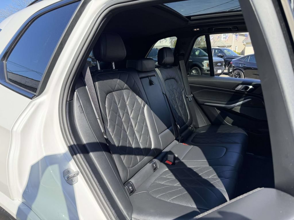 Used 2026 BMW X5 M60i AWD/4WD image 15
