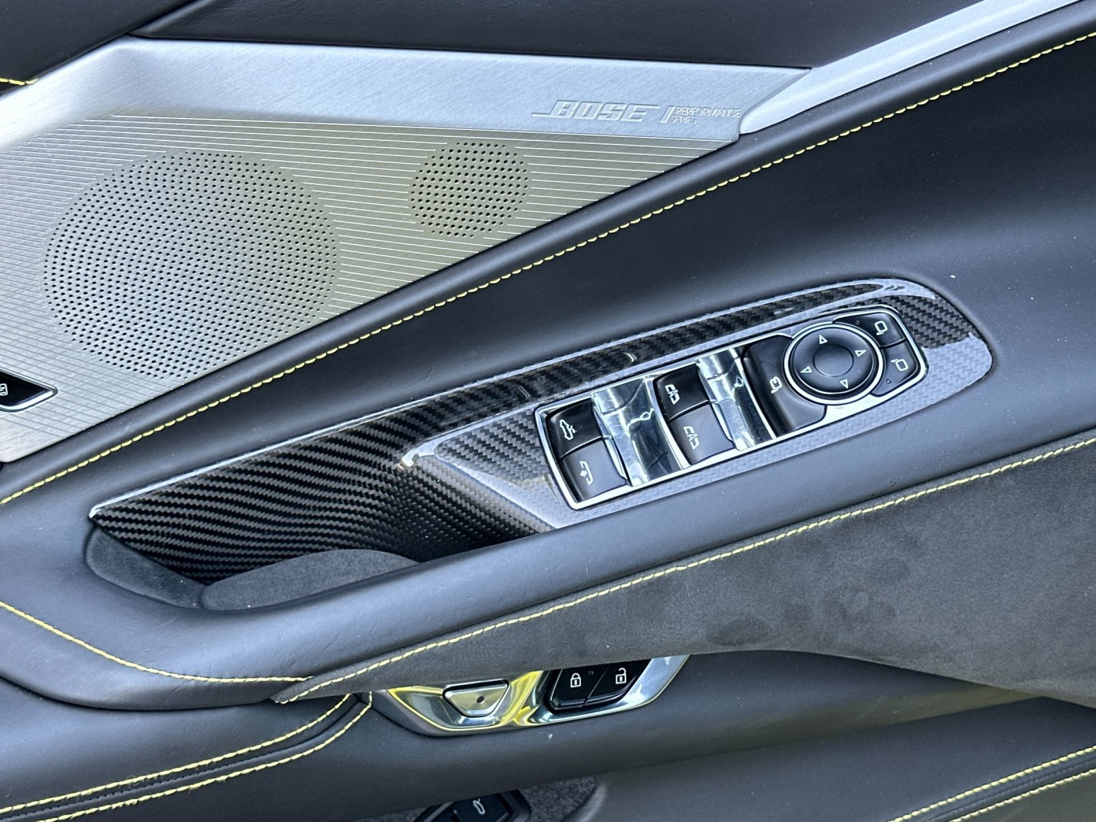 Used 2022 Chevrolet Corvette Stingray Premium Conv w/ Z51 Performance Package RWD image 11