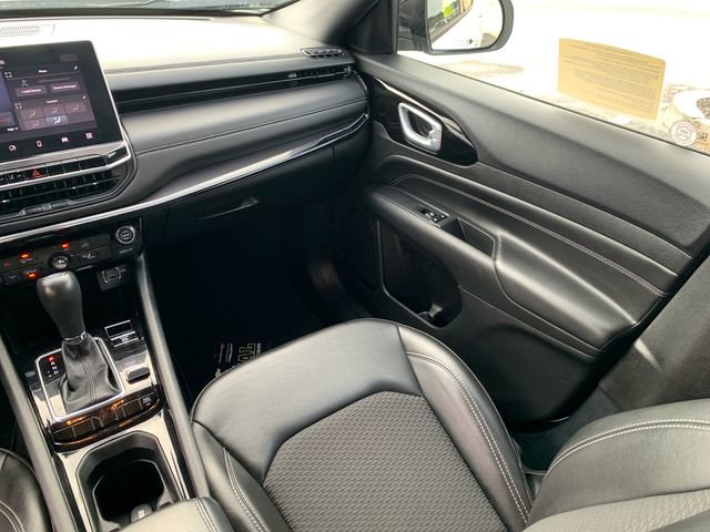 Used 2023 Jeep Compass Altitude image 20