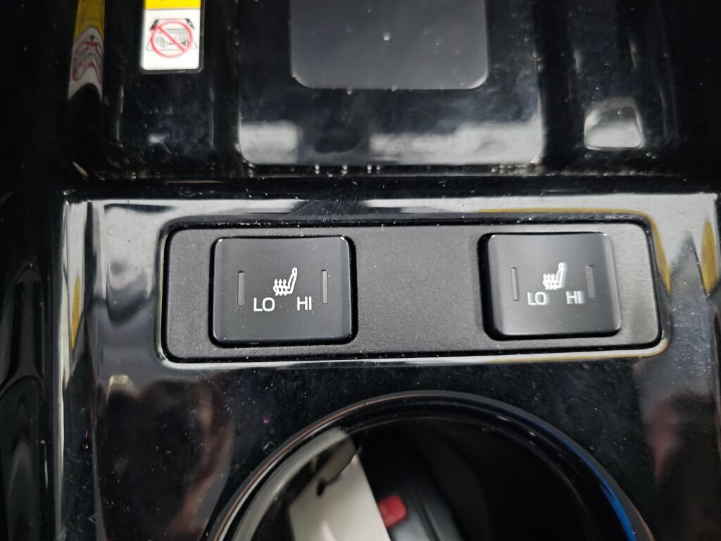 Used 2019 Toyota Prius XLE AWD/4WD image 22
