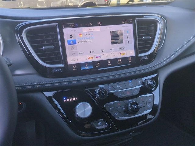 New 2026 Chrysler Pacifica Select image 35