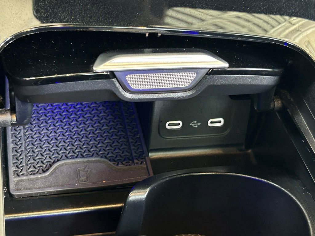 Used 2025 Mercedes-Benz C 300 4MATIC Sedan image 25