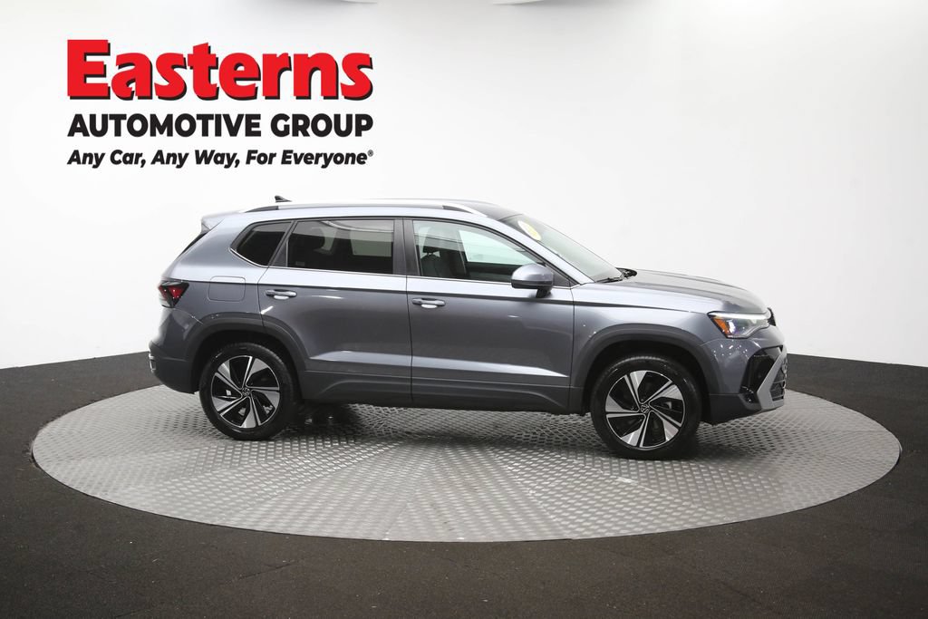Used 2025 Volkswagen Taos SE AWD/4WD image 44
