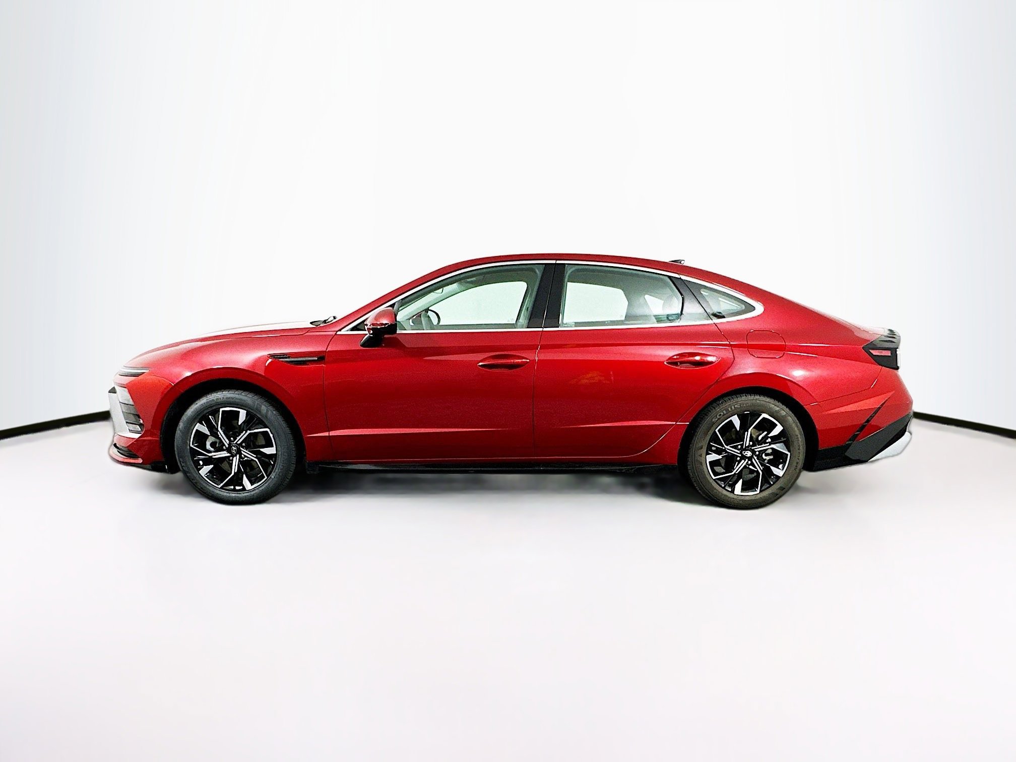 Used 2025 Hyundai Sonata SEL FWD image 4