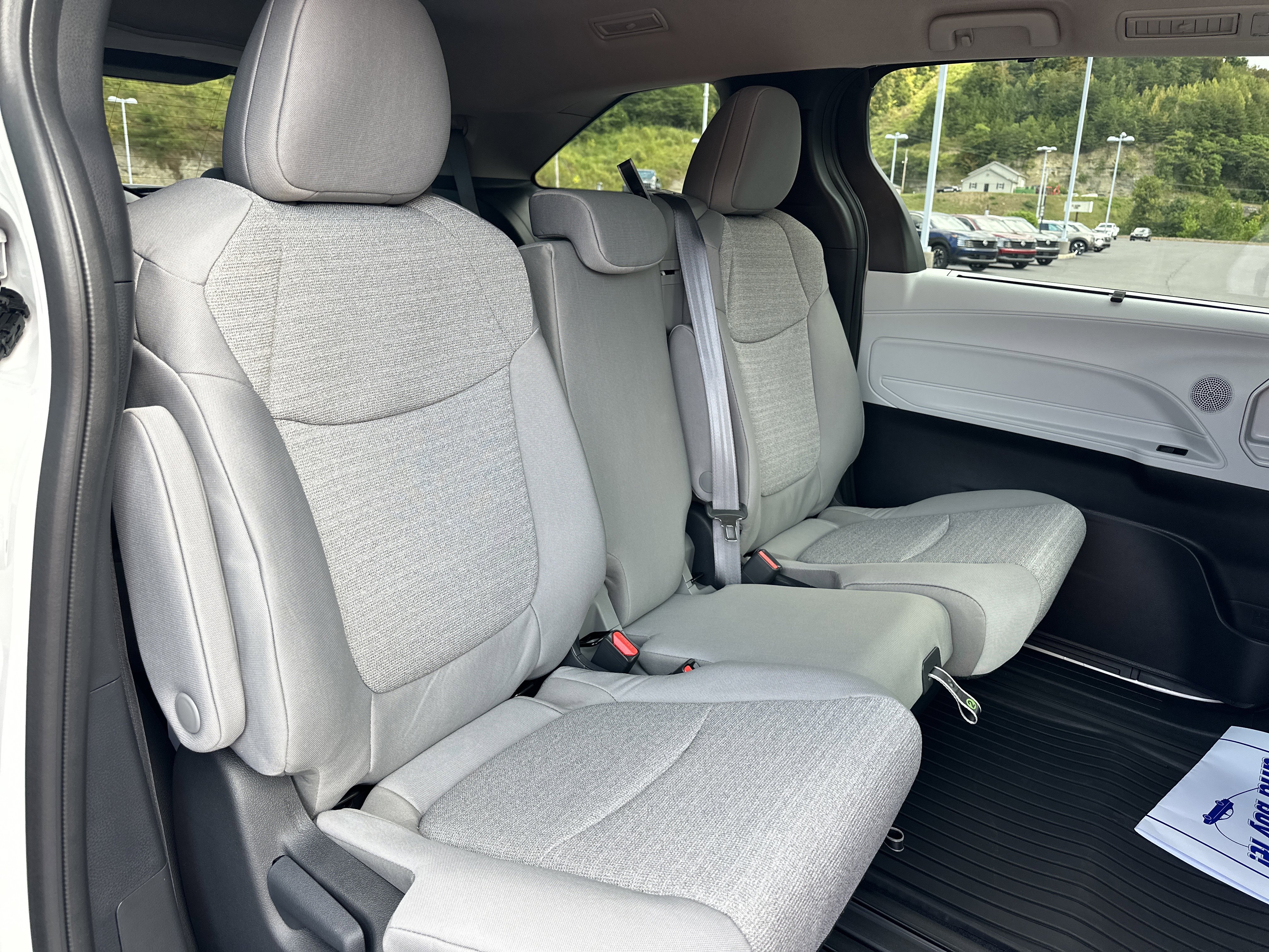 New 2025 Toyota Sienna LE image 26