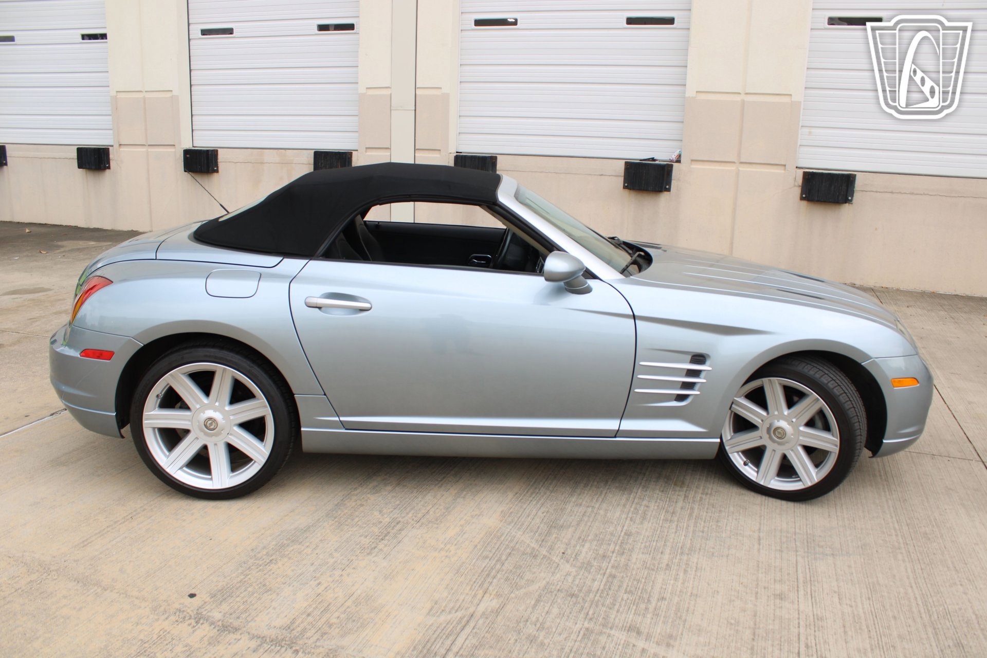 Used 2005 Chrysler Crossfire Limited image 25