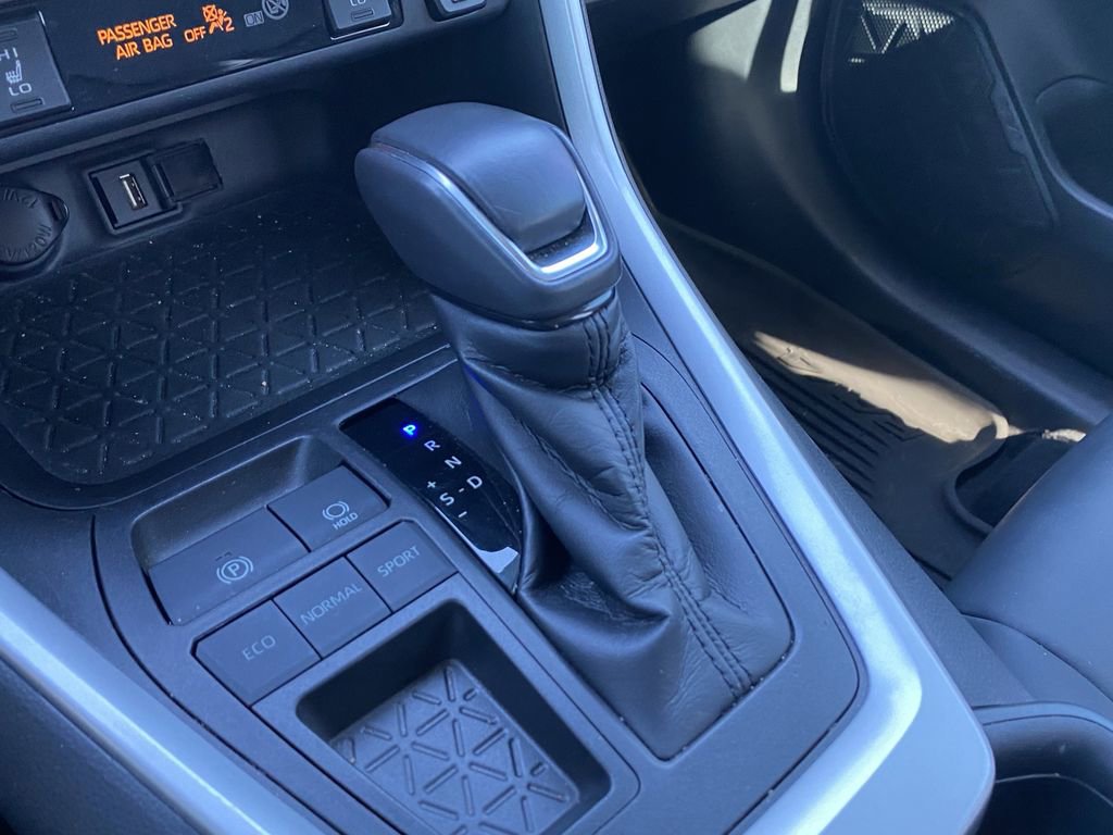 Certified 2021 Toyota RAV4 XLE Premium image 10