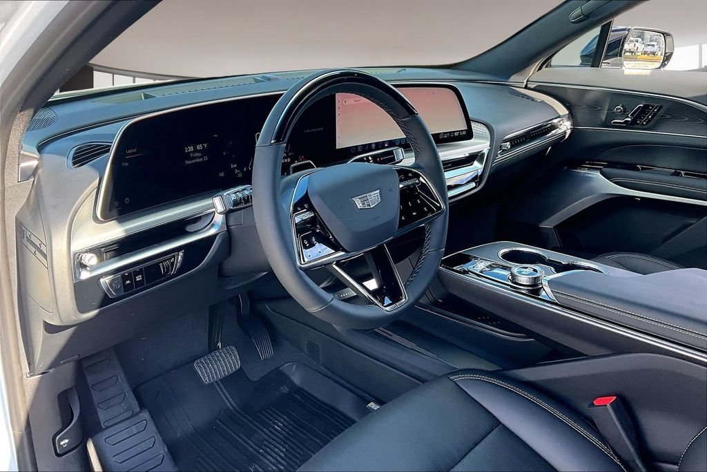 New 2026 Cadillac Lyriq Premium Luxury w/ LPO, Floor Liner Package AWD/4WD image 6