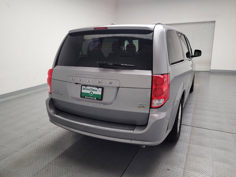 Used 2019 Dodge Grand Caravan SXT image 7