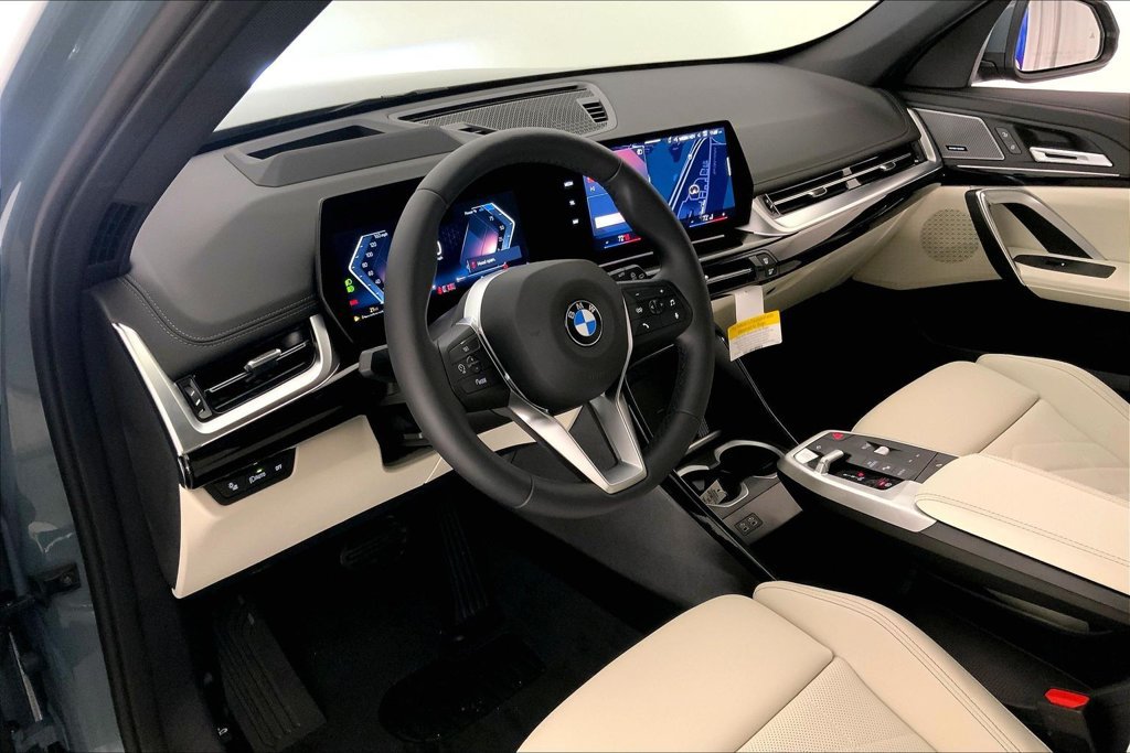 New 2026 BMW X1 xDrive28i w/ Technology Package AWD/4WD image 4