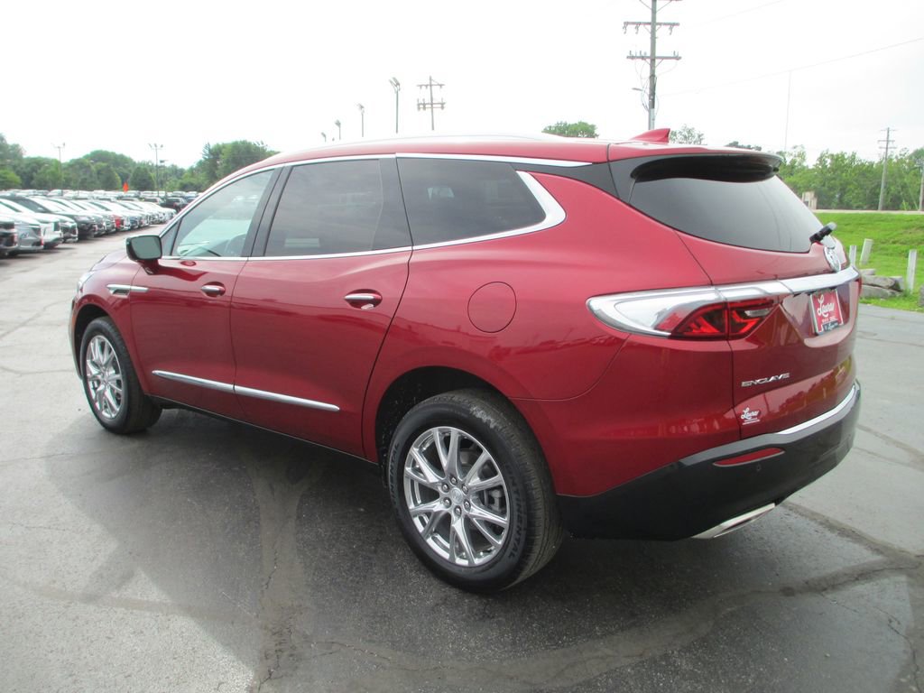 Used 2022 Buick Enclave Essence w/ Experience Buick Package FWD image 8
