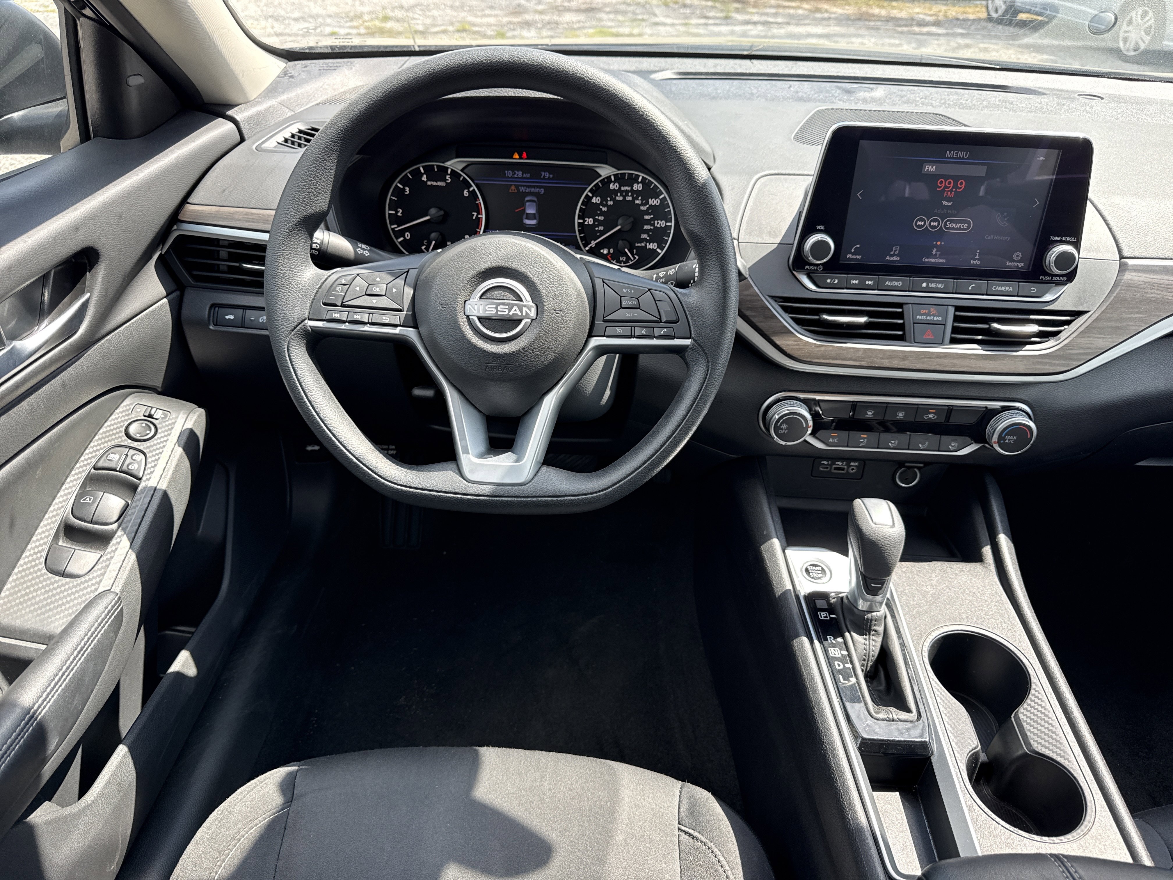 Used 2025 Nissan Altima 2.5 SV image 13