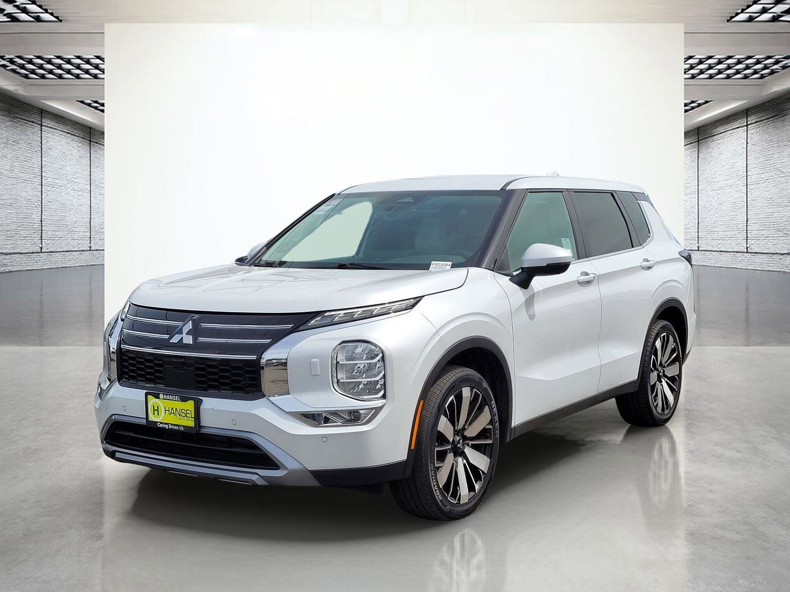 Used 2025 Mitsubishi Outlander SE AWD/4WD image 11