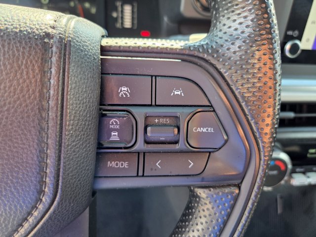Used 2025 Toyota Tacoma SR5 AWD/4WD image 36