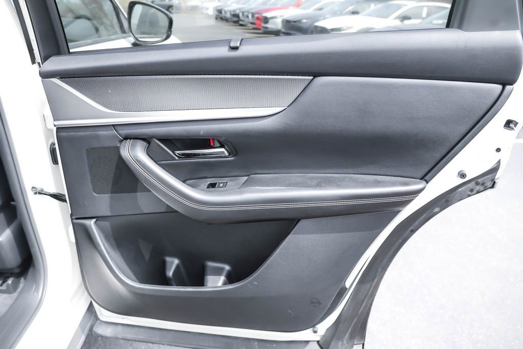 Used 2025 MAZDA CX-70 Plug-In Hybrid w/ Premium Plus AWD/4WD image 30