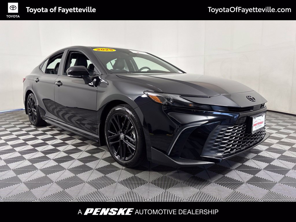 Used 2025 Toyota Camry SE w/ Convenience Package FWD image 19