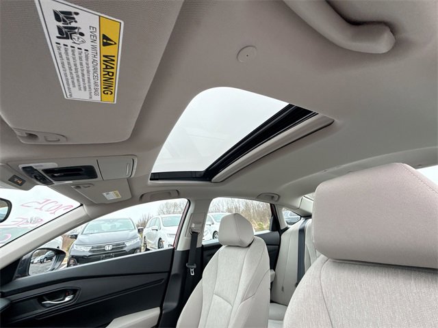 Certified 2025 Honda Accord SE image 18