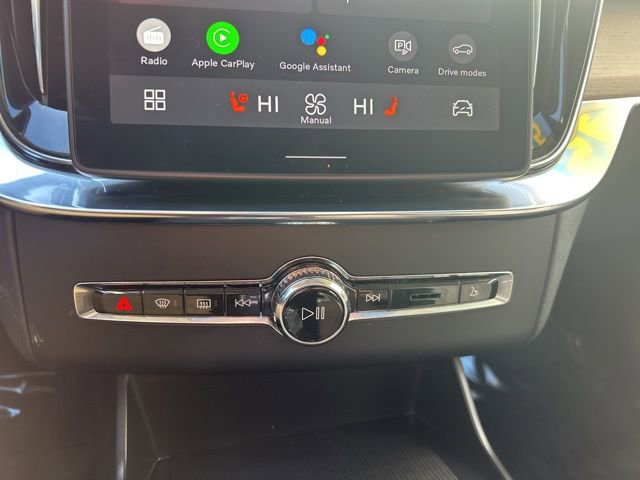 Certified 2025 Volvo XC90 B6 Plus image 25