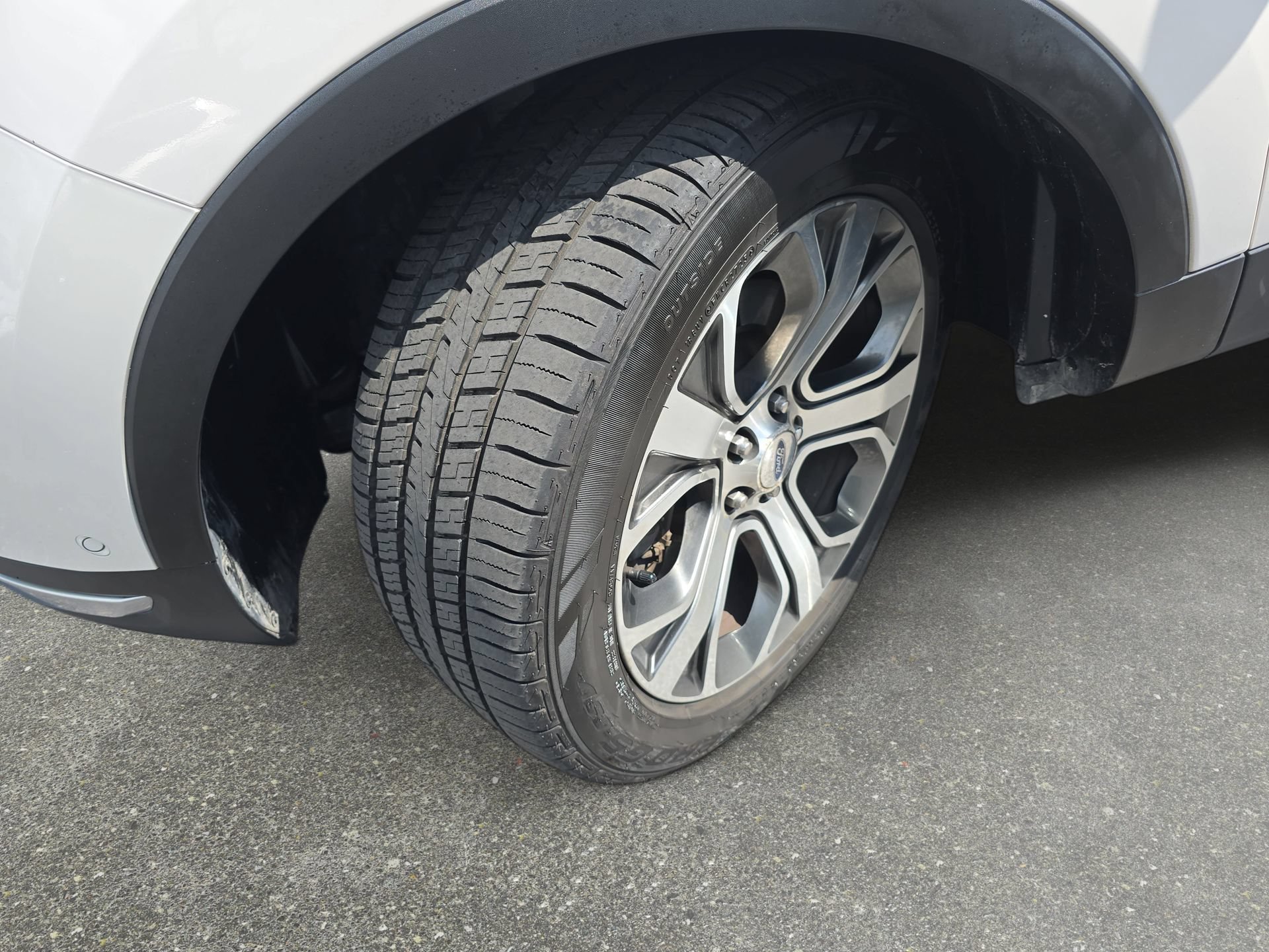 Used 2018 Ford Explorer Platinum AWD/4WD image 31