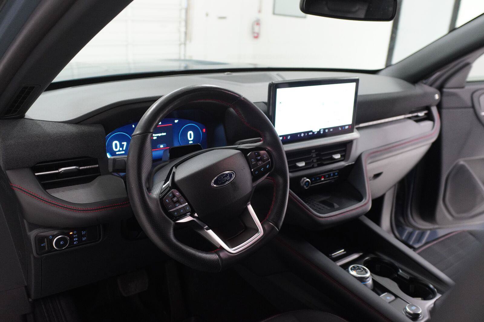 Used 2025 Ford Explorer ST-Line w/ Premium Package RWD image 7