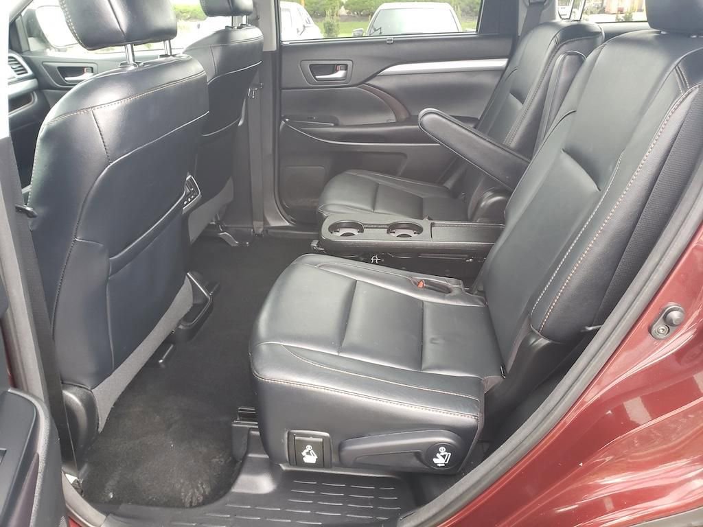 Used 2017 Toyota Highlander XLE image 33