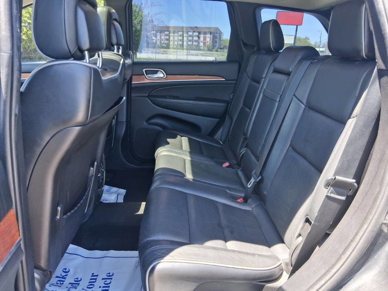 Used 2011 Jeep Grand Cherokee Overland AWD/4WD image 17