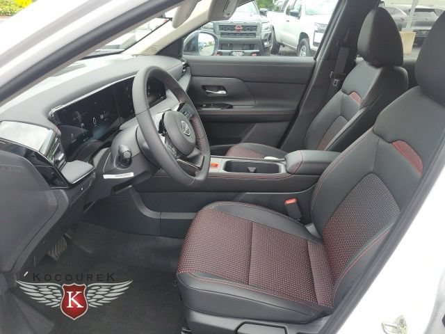New 2026 Nissan Kicks SR w/ Cold Weather Package AWD/4WD image 10