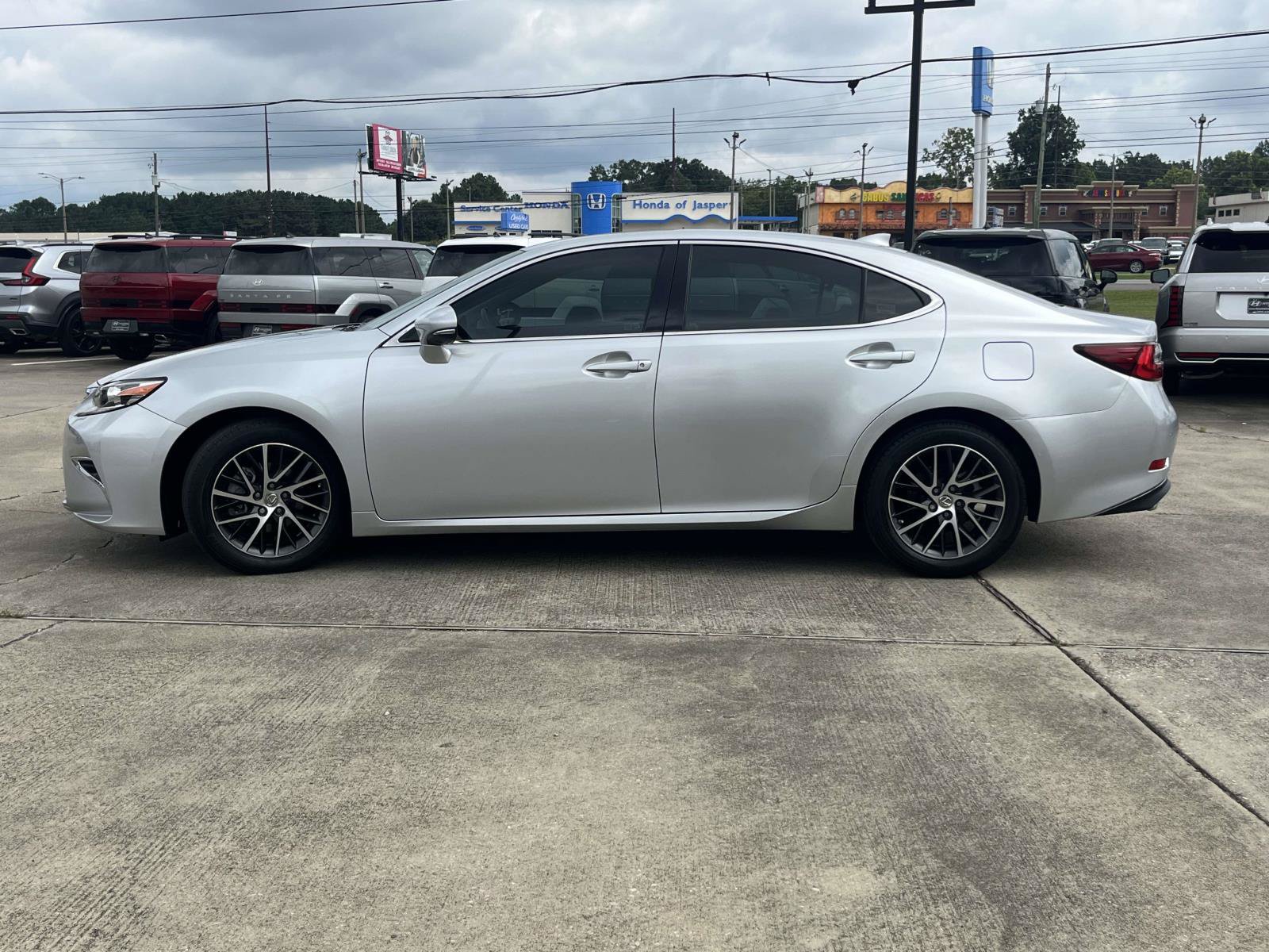 Used 2016 Lexus ES 350 w/ Luxury Package w/Wood Trim FWD image 6