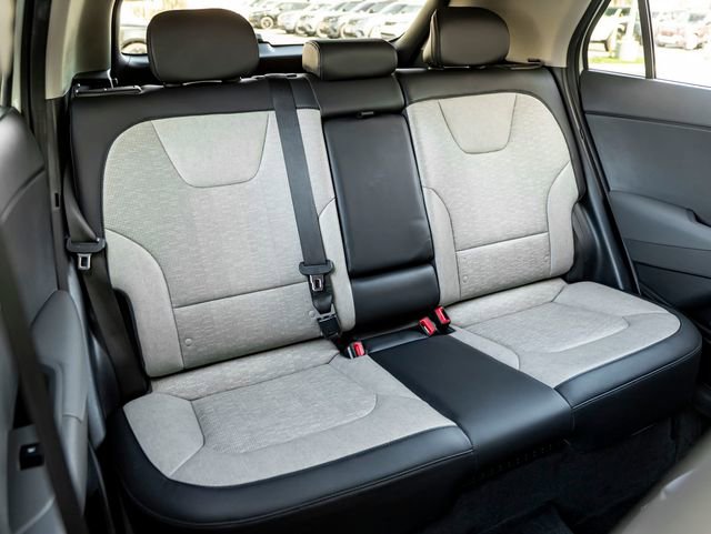 Used 2023 Kia Niro SX image 23