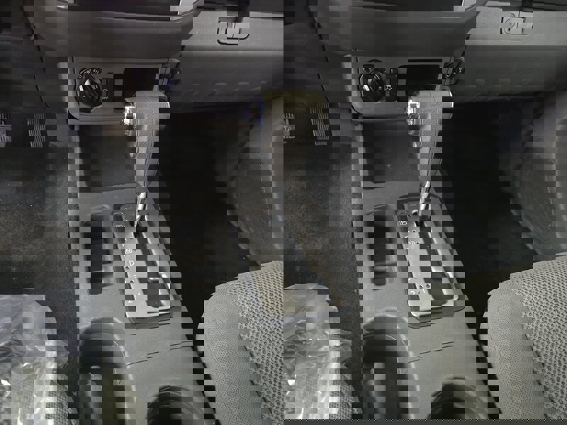 Used 2018 Nissan Frontier SV image 18