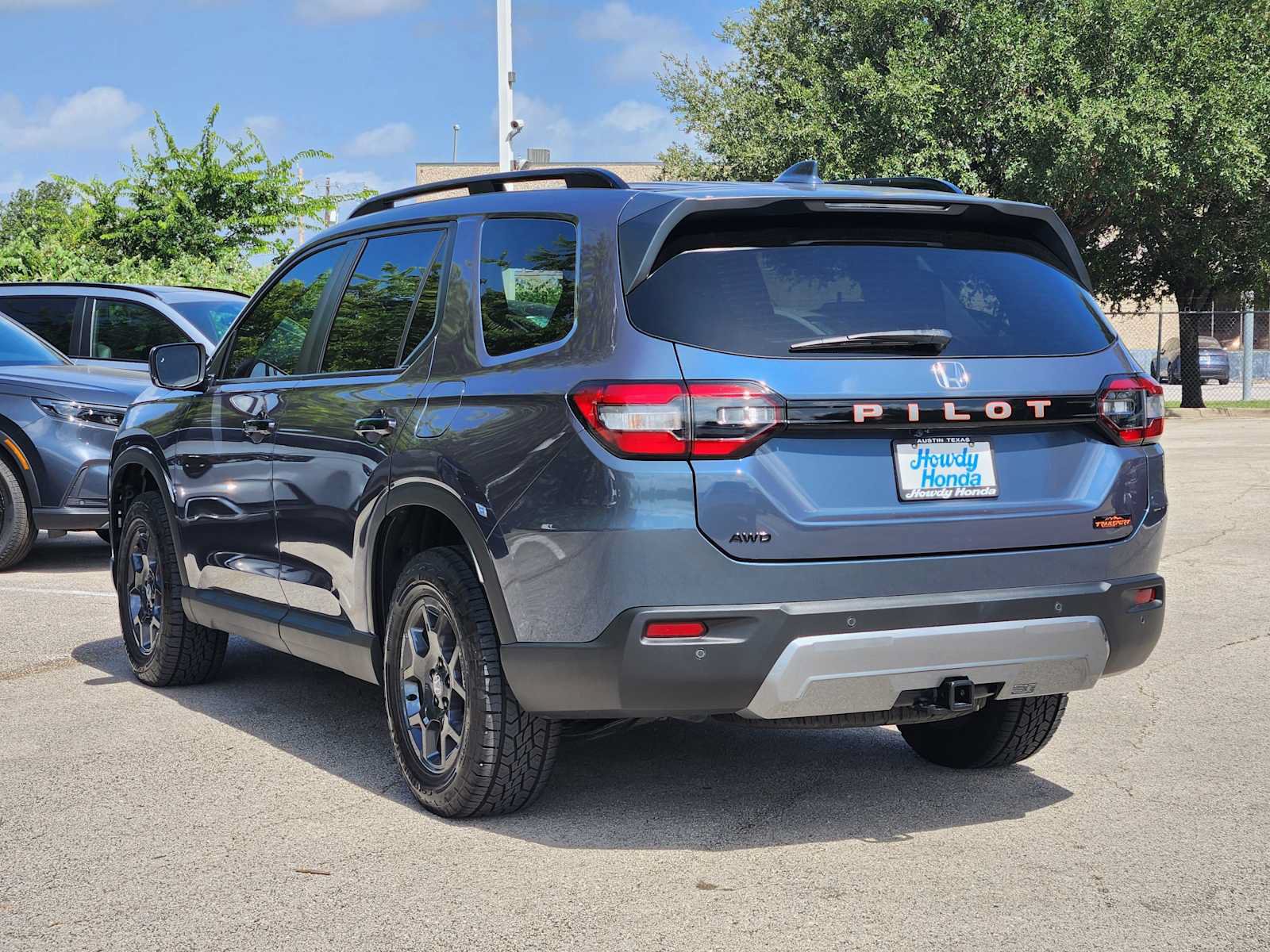 Certified 2026 Honda Pilot TrailSport image 5