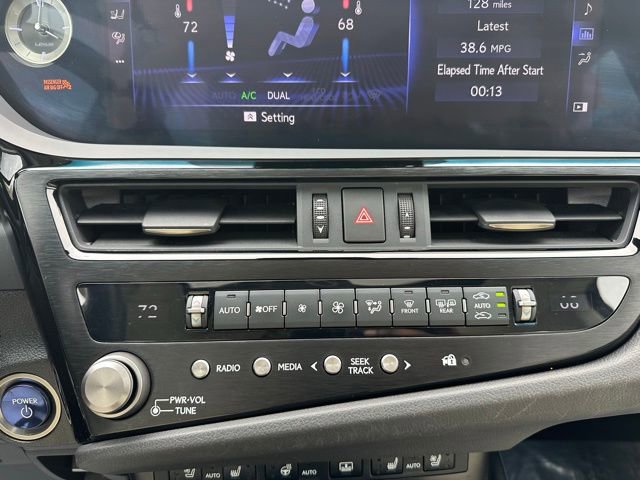 Used 2022 Lexus ES 300h w/ Luxury Package FWD image 31