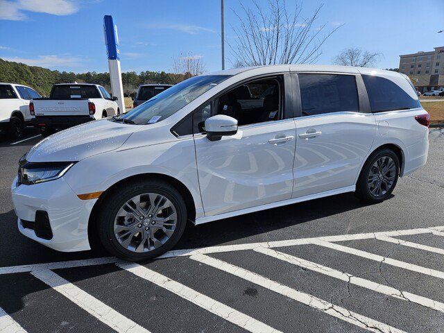 New 2026 Honda Odyssey Touring image 3