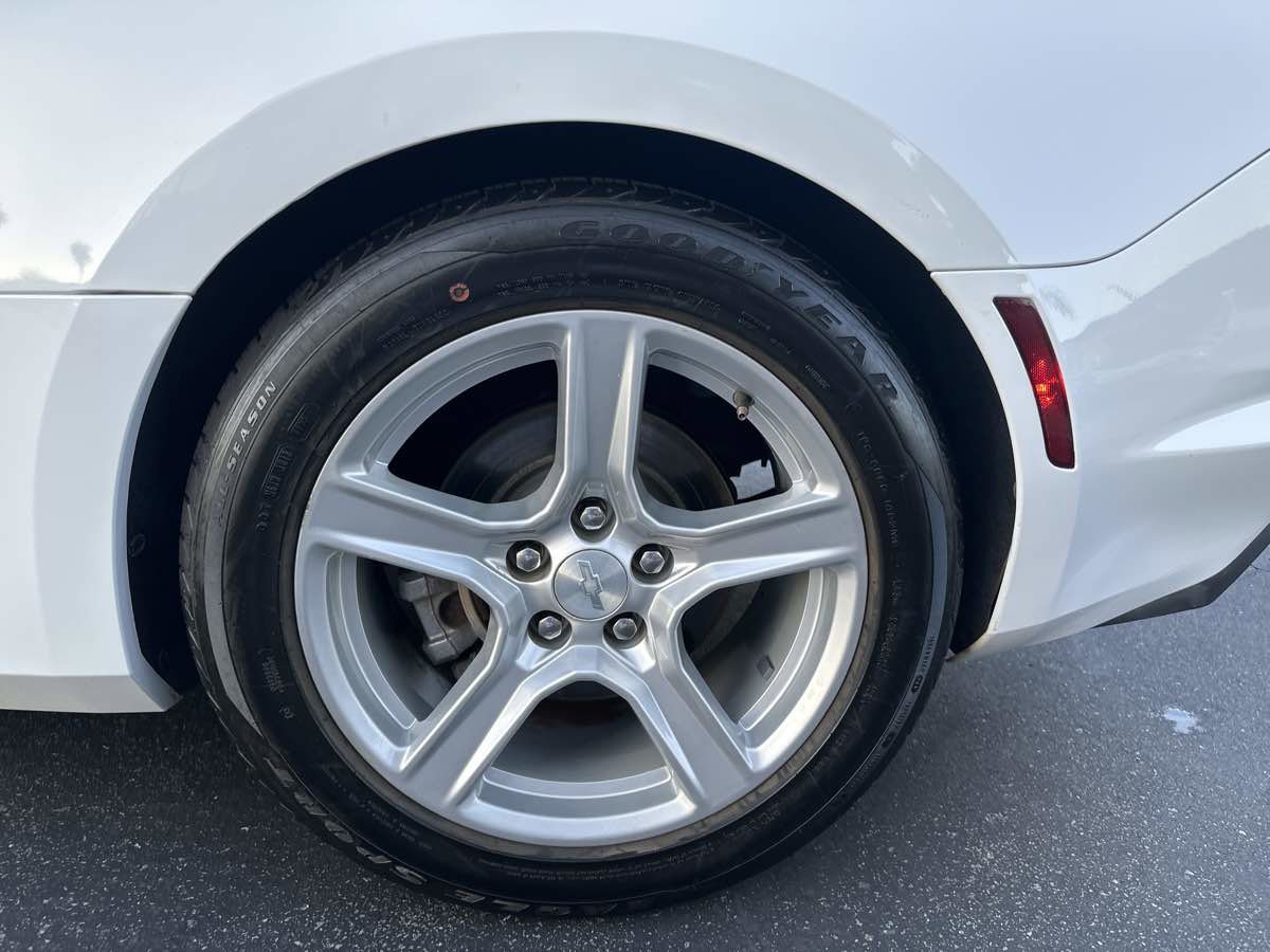 Used 2020 Chevrolet Camaro LT image 40