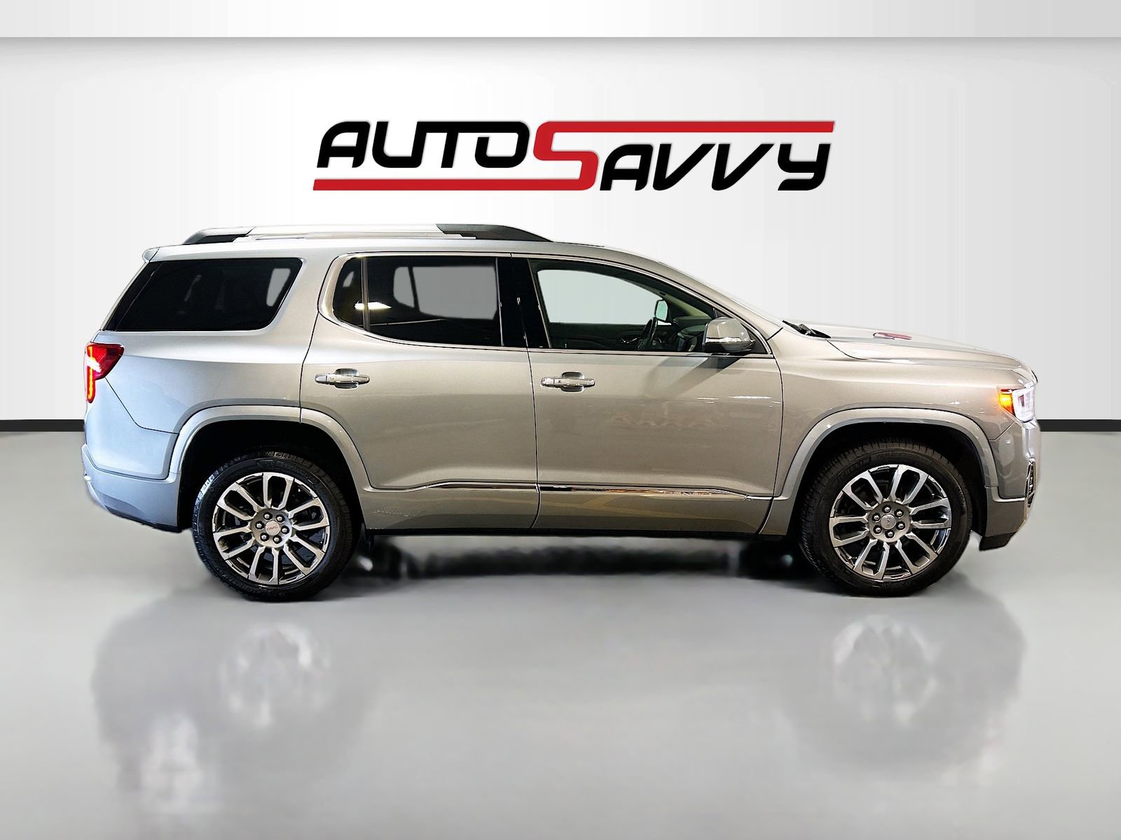 Used 2023 GMC Acadia Denali w/ Denali Technology Package AWD/4WD image 8
